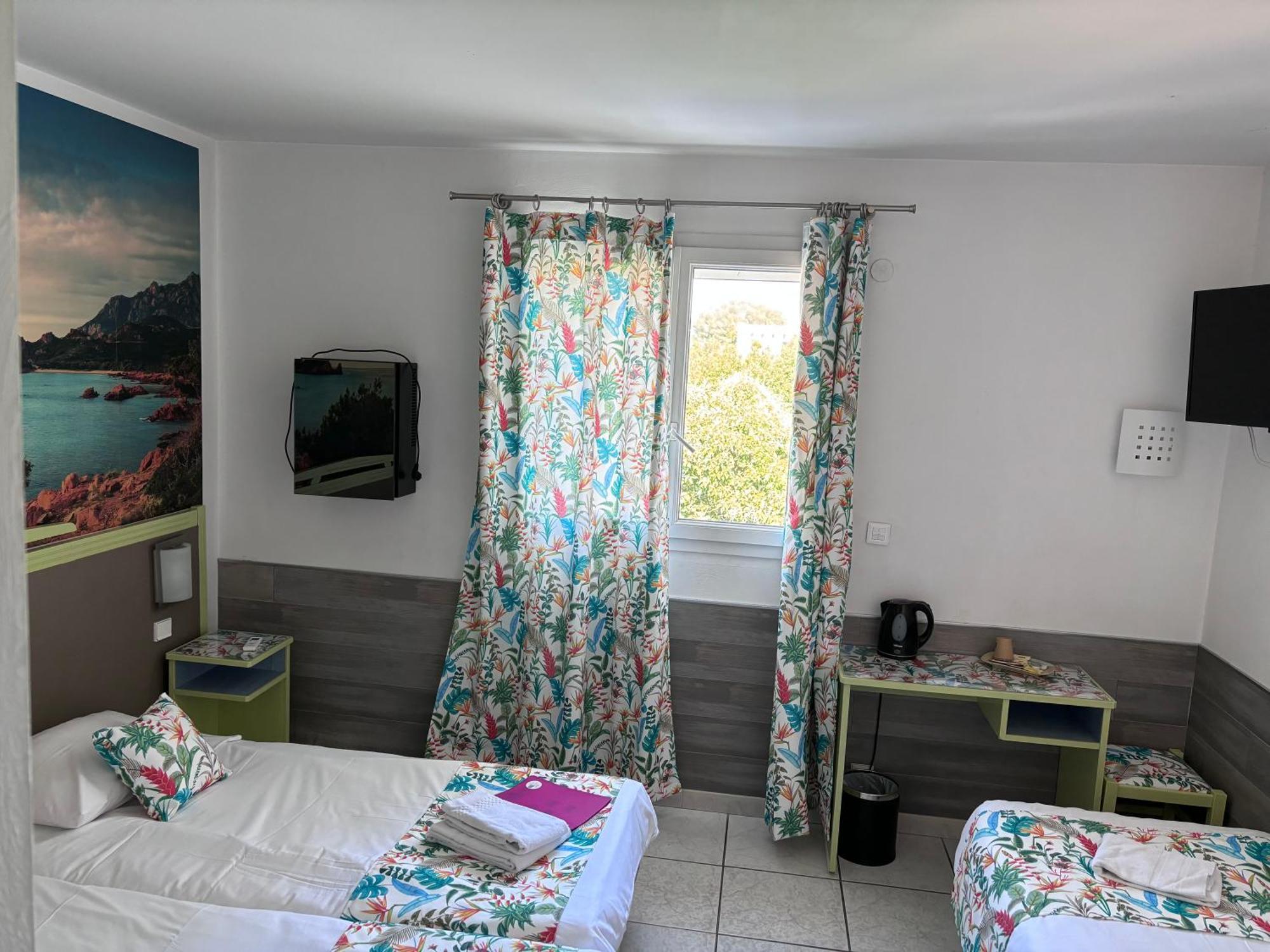 Hotel Restaurant De La Mer Golfe-Juan Dış mekan fotoğraf