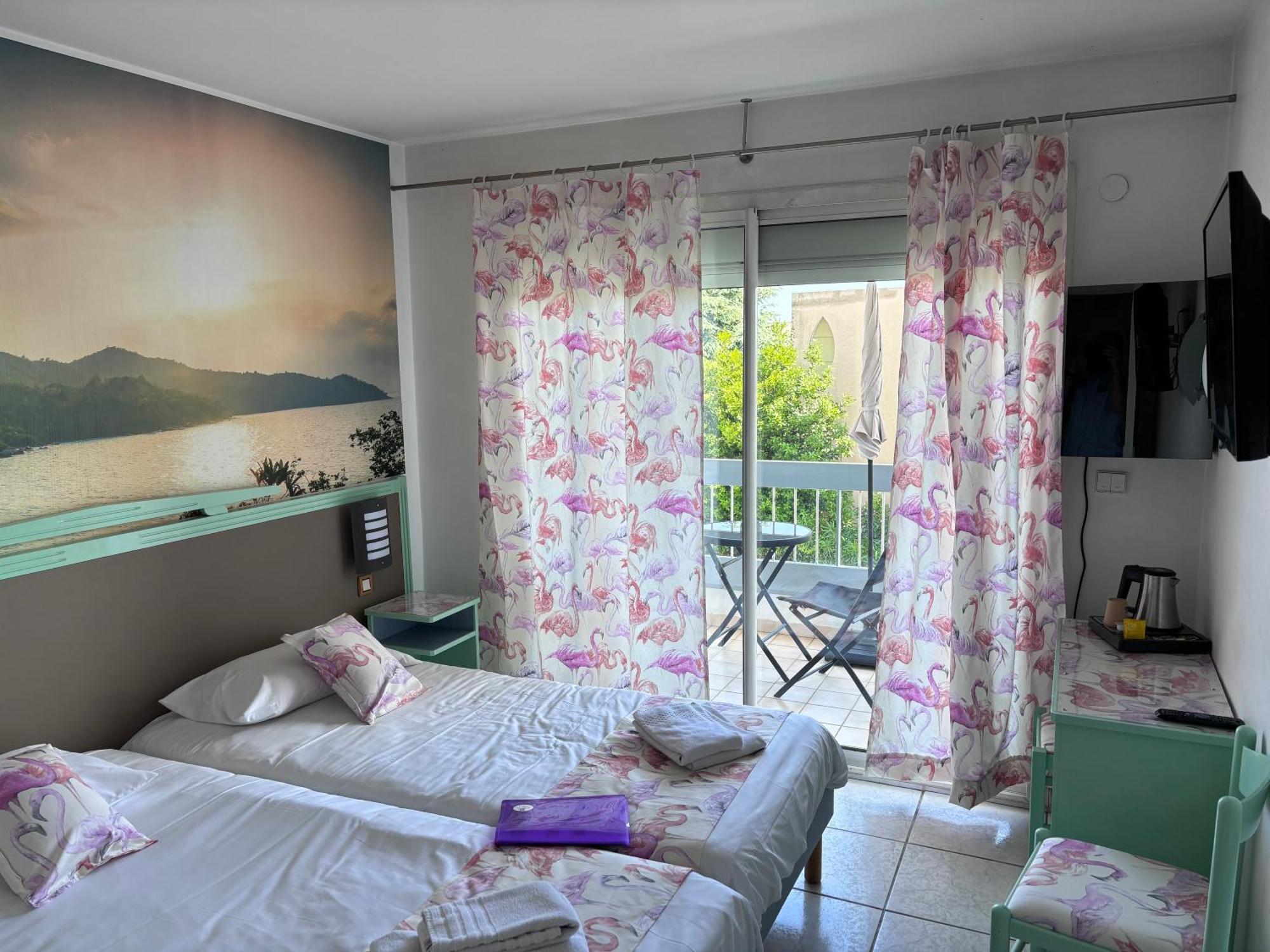 Hotel Restaurant De La Mer Golfe-Juan Dış mekan fotoğraf