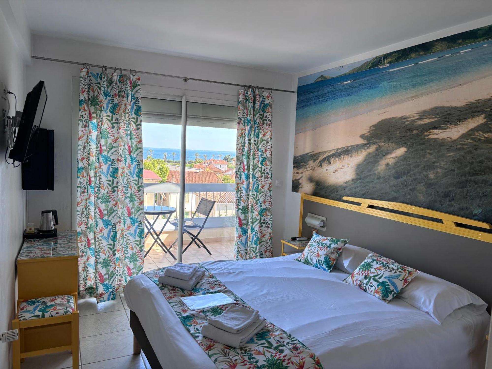 Hotel Restaurant De La Mer Golfe-Juan Dış mekan fotoğraf